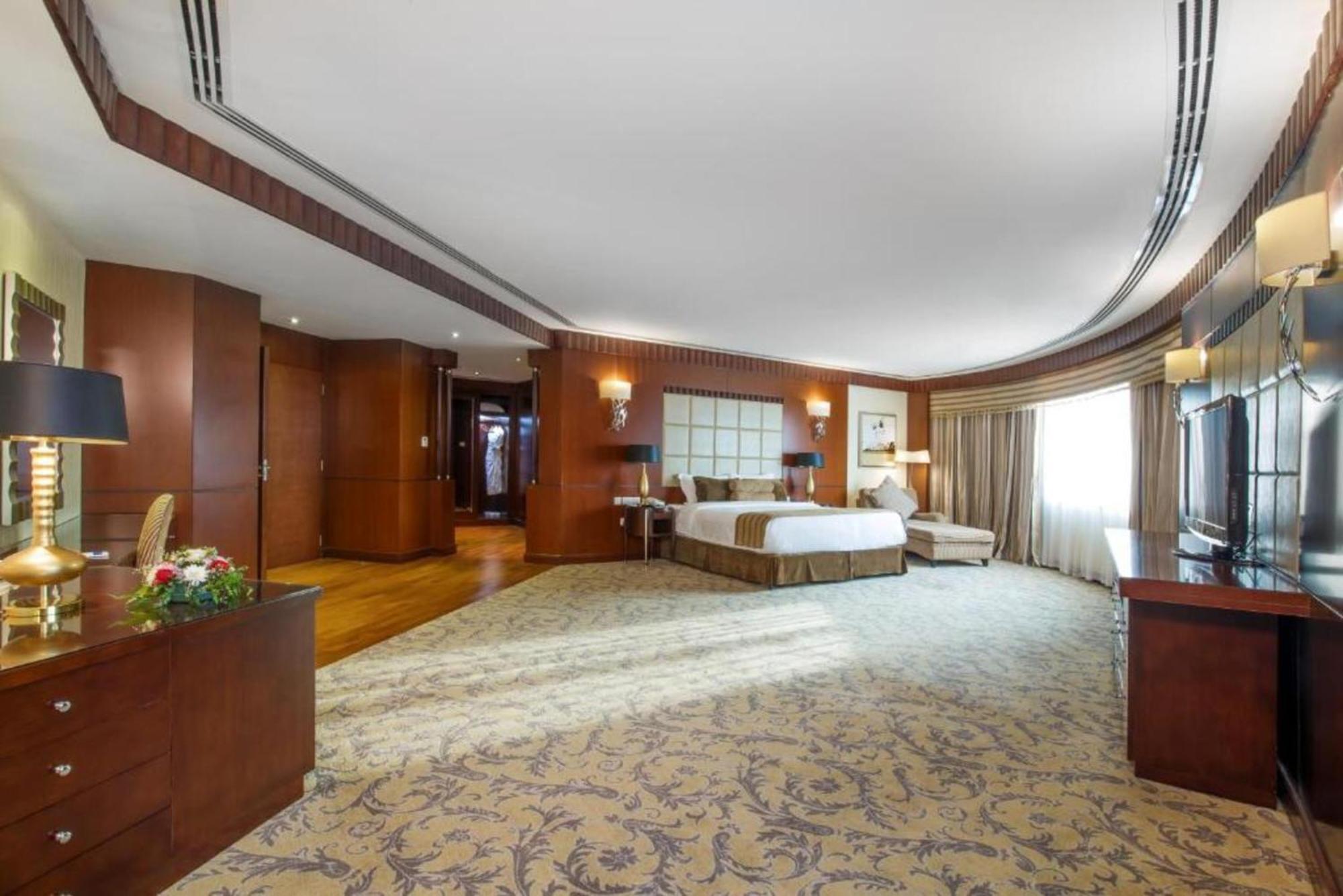 Concorde Hotel Near Exhibition Center By Palette Resorts フジャイラ エクステリア 写真